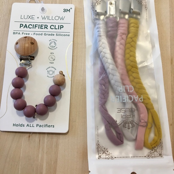 Aden & Anais Bundle (Blankets/Swaddles/Pacifier clips) - Picture 2 of 3